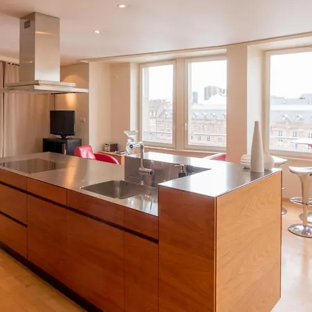 Cosy Kleber - 80m2 In The Heart Of Town Lejlighed *
